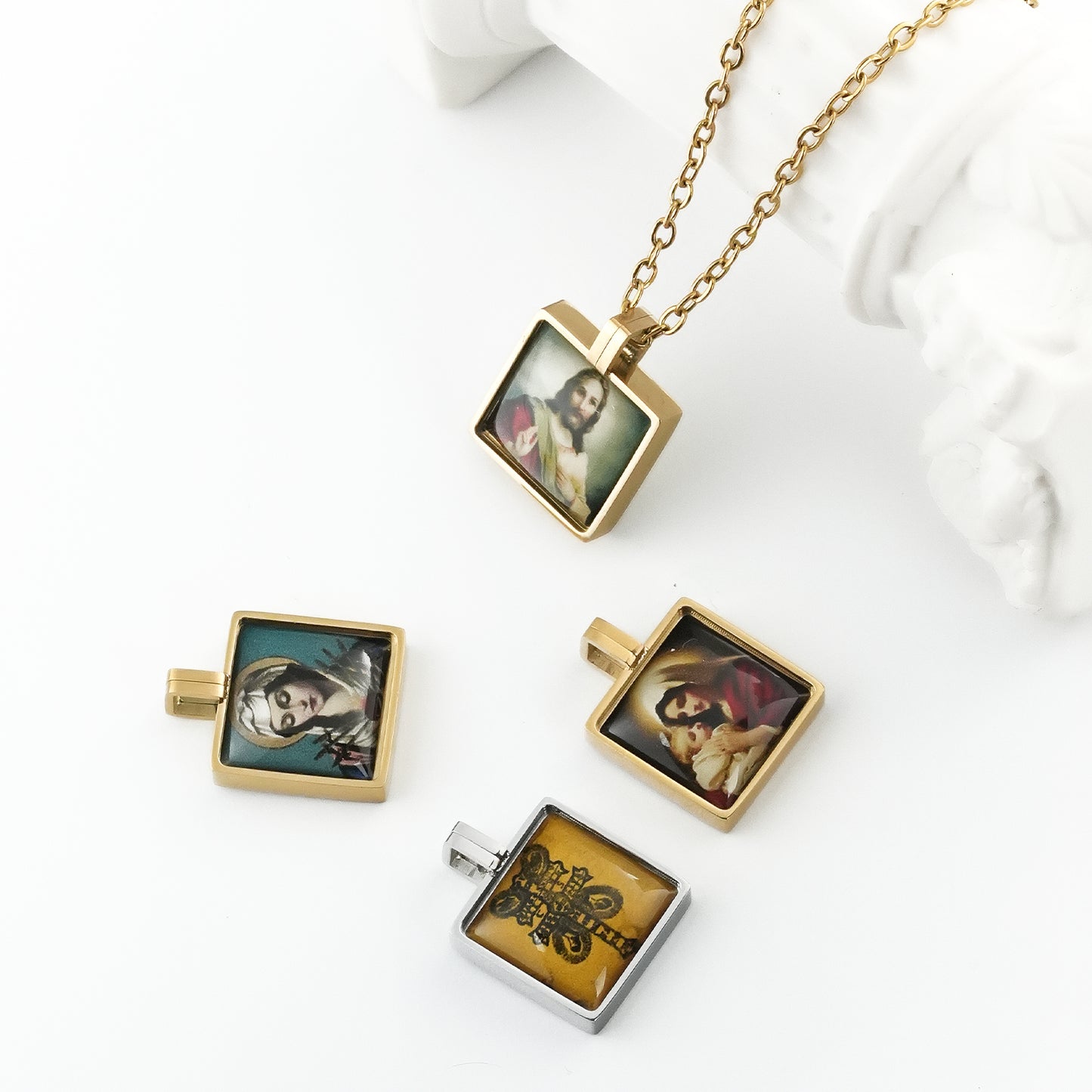 GIVELUCK Stainless steel mini square 12 * 12mm rigid color pendant (customized with chain)