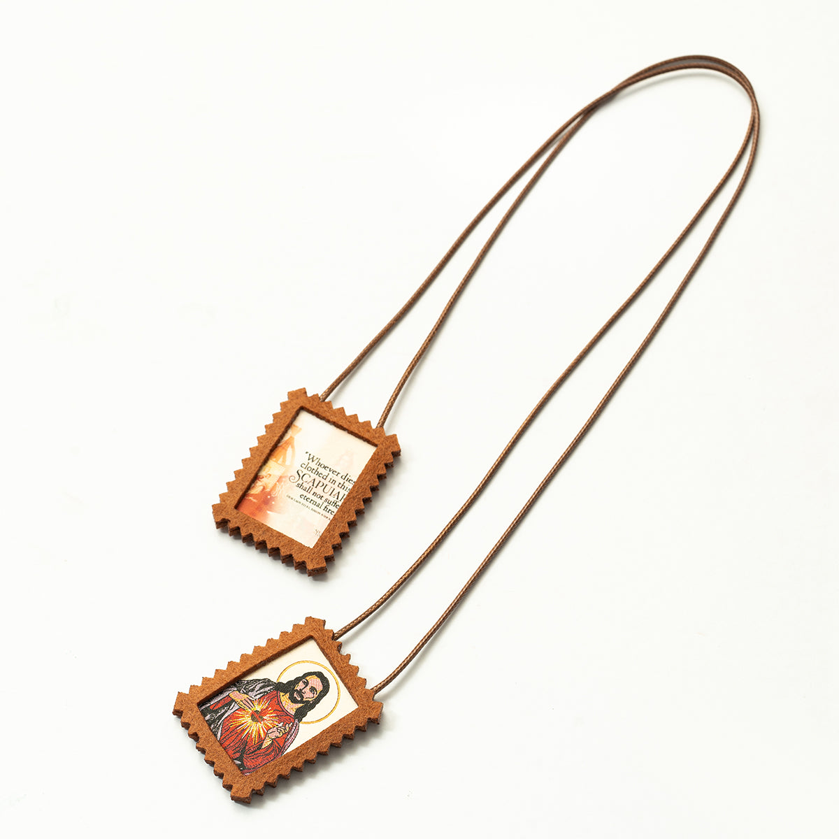 GIVELUCK Leather-covered scapula necklace, rectangular shape - customizable pattern