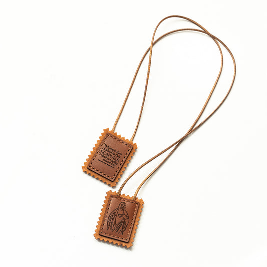 GIVELUCK Leather-covered scapula necklace, rectangular shape - customizable pattern
